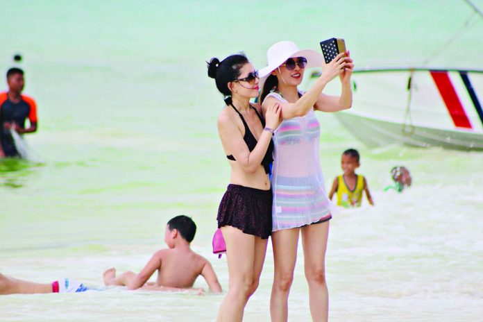 region boracay resume foreign_C Next year, local authorities hope Boracay Island would be ready to welcome back foreign tourists once more. PHOTO FROM AKEAN FORUM BLOGSPOT.COM