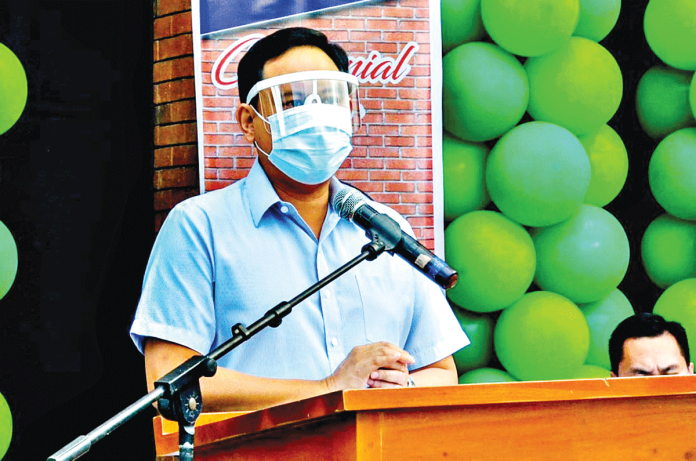 Gov. Arthur Defensor Jr. of Iloilo province is eyeing to enforce additional community quarantine measures to avert the spread of the new and more infectious strain of coronavirus. IAN PAUL CORDERO/PN Gov. Arthur Defensor Jr. of Iloilo province is eyeing to enforce additional community quarantine measures to avert the spread of the new and more infectious strain of coronavirus. IAN PAUL CORDERO/PN
