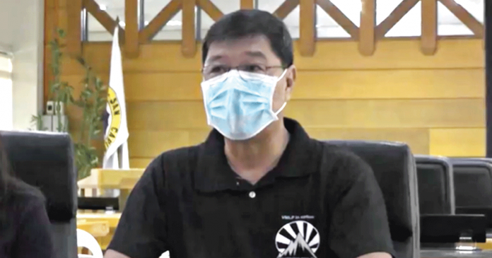Mayor Renato Gustilo of San Carlos City, Negros Occidental is reimposing the 24-hour curfew for persons below 12 years old as part of the continuing measures to contain the local transmission of coronavirus. PNA Mayor Renato Gustilo of San Carlos City, Negros Occidental is reimposing the 24-hour curfew for persons below 12 years old as part of the continuing measures to contain the local transmission of coronavirus. PNA