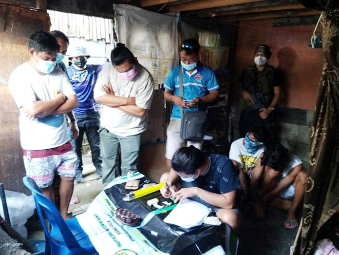 Operatives of the Philippine Drug Enforcement Agency conduct an inventory of suspected shabu seized from two brothers in Barangay 6, Kabankalan City, Negros Occidental on Jan. 16. PDEA-6 Operatives of the Philippine Drug Enforcement Agency conduct an inventory of suspected shabu seized from two brothers in Barangay 6, Kabankalan City, Negros Occidental on Jan. 16. PDEA-6