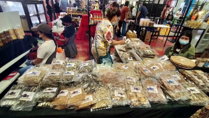 biz-banner Local products are being displayed at the SM Activity Center in SM City Iloilo on Jan. 18, 2021. The activity dubbed as Dinagyang Market Market aims to boost micro, small and medium entrepreneurs (MSMEs) affected by the coronavirus pandemic. IAN PAUL CORDERO/PN