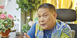 “Indi gid ako ya magtigbaliw,” says Mayor Geefre “Calay” Alonsabe, the openly gay chief executive of Alimodian, Iloilo. IAN PAUL CORDERO/PN