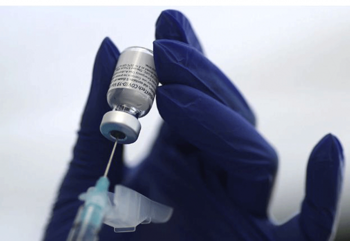 A health care worker prepares a Pfizer COVID-19 vaccination in Los Angeles, California, United States on Jan. 7, 2021. LUCY NICHOLSON/REUTERS A health care worker prepares a Pfizer COVID-19 vaccination in Los Angeles, California, United States on Jan. 7, 2021. LUCY NICHOLSON/REUTERS