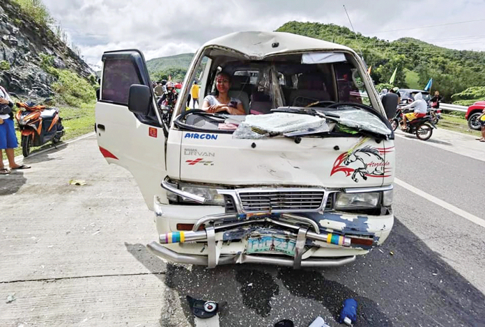 Heavy damage is seen on the front portion of this passenger van after crashing against a motorcycle in Barangay Aripdip, San Rafael, Iloilo on Jan. 3. JUSTINE DIOMON Heavy damage is seen on the front portion of this passenger van after crashing against a motorcycle in Barangay Aripdip, San Rafael, Iloilo on Jan. 3. JUSTINE DIOMON