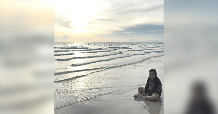 bora-tourist The Sangguniang Bayan may soon pass a resolution declaring as persona non grata Boracay Island-bound travellers submitting fake coronavirus test results to the Aklan provincial validating team. Since December 2020 several tourists have been caught submitting fake negative test results. PHOTO CATICLAN AIRPORT PNP