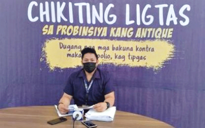 region-vax-antique VACCINATION COVERAGE. Dr. Leoncio Abiera Jr. of Antique’s Integrated Provincial Health Office says the “Chikiting Ligtas” vaccination program has covered 526 of the province’s 590 barangays. PNA PHOTO BY ANNABEL CONSUELO J. PETINGLAY