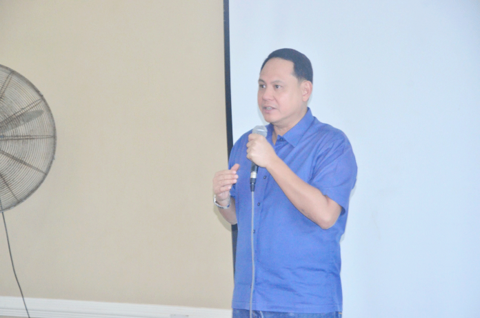 guv DEFENSOR. BALITA HALIN SA KAPITOLYO