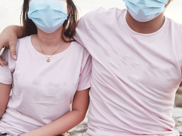 pda3_E ‘BAWAL PDA’. Police officers will call out people for “public display of affection” in a bid curb the spread of coronavirus disease 2019. Physical intimacy in public violates health protocols, according to the Philippine National Police. PHOTO COURTESY OF CHENG SUPERAL