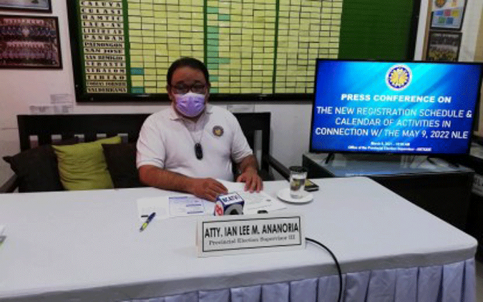 region-antique-comelec SATELLITE REGISTRATION. Antique Provincial Election Supervisor III, Atty. Ian Lee Ananoria, says they will intensify voters’ registration in the barangays. PNA PHOTO BY ANNABEL CONSUELO J. PETINGLAY