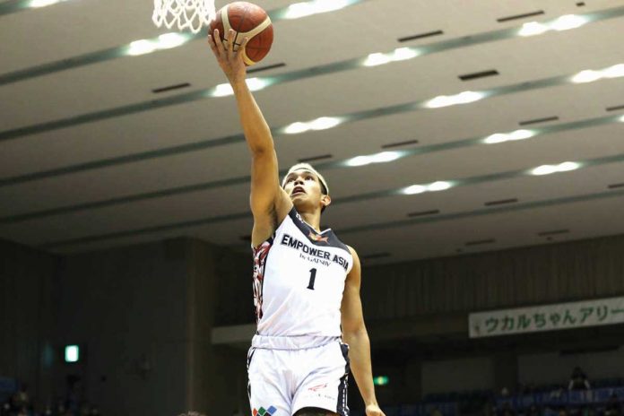 Sports-2 Ilonggo Ferdinand Ravena of San-En NeoPhoenix goes for a layup against Shiga Lakestars during their game in the 2021 Japan B. League season, Sunday, in Shiga, Japan. B.LEAGUE