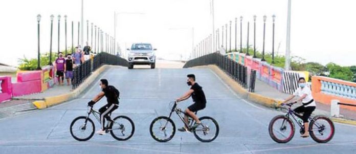 bike-capital21jpg For some Ilonggos, moving on two wheels is a convenient option due to the health crisis which has somehow adversely affected public transport. ROCK DRILON/FB