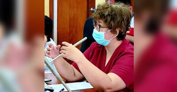 feeling-sick Dr. Lory Cahilog, health officer of Roxas City, encourages people feeling sick to immediately isolate themselves and seek medical help. The Roxas City government offers online medical consultation and through mobile phone.