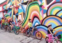 ‘Instagramma Walls’ – Iloilo City’s beautification initiatives inspire Lapuz youth Residents and guests strike a pose on the “Instagramma Walls” in Barangay Punong, Lapuz, Iloilo City. TOMACRUZ