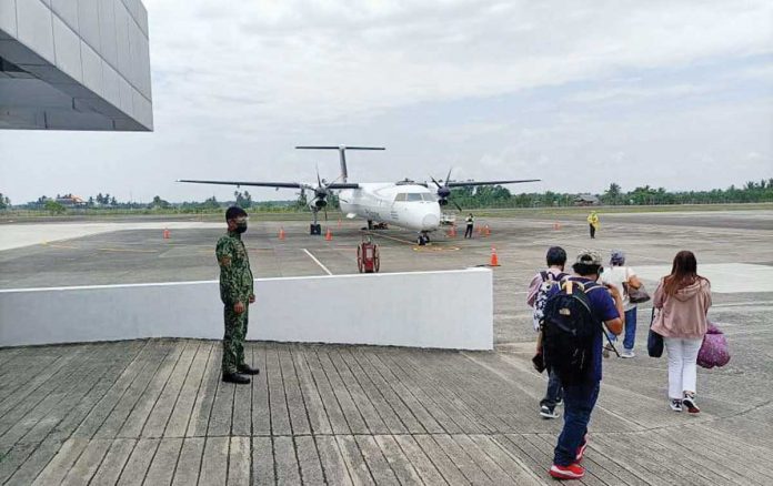 region-caticlan-flights The Civil Aeronautics Board directed airline companies to suspend travel to Western Visayas due to rising cases of coronavirus disease in the so-called “NCR Plus bubble” – National Capital Region and its surrounding provinces of Laguna, Rizal, Bulacan, and Cavite. PHOTO BY KALIBO AIRPORT PNP