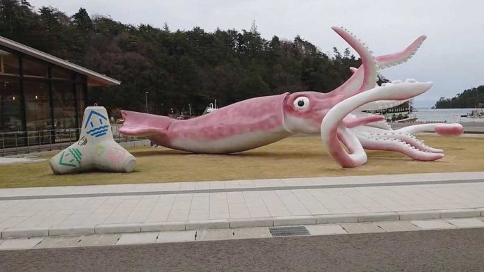 This giant squid statue in Noto, Ishikawa Prefecture was built using coronavirus disease 2019 subsidies given by the Japanese government. YOUTUBE@THETONARINOPOTI/SOCIAL MEDIA VIA REUTERS This giant squid statue in Noto, Ishikawa Prefecture was built using coronavirus disease 2019 subsidies given by the Japanese government. YOUTUBE@THETONARINOPOTI/SOCIAL MEDIA VIA REUTERS