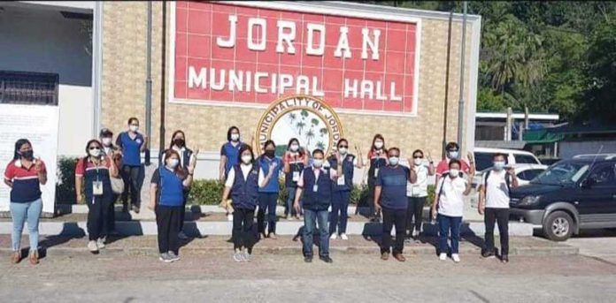 different-roles-one-goal Personnel of the Rural Health Unit of Jordan, Guimaras are taking risks in combatting the coronavirus pandemic.