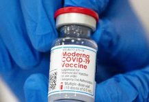 Moderna’s COVID vax for sale? Two doses of this coronavirus disease 2019 vaccine manufactured by Moderna will be bought for P3,500 at the Philippine Red Cross next month. Eduardo Munoz/Pool/Getty Images