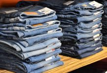 2 men caught ‘stealing’ jeans Photo courtesy of Waldemar Brandt/ UNSPLASH