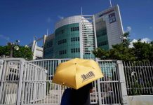 Apple Daily newsroom raided by 500 HK police