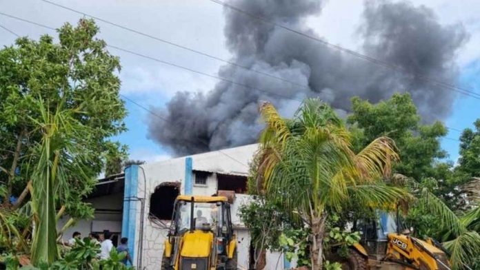 chemical-plant-fire Smoke rises into the sky amid a fire at a chemical plant in Pune, India. At least 18 people died in the incident. BBC