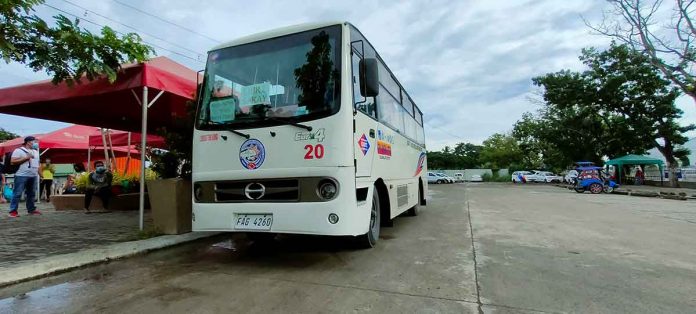 libre-sakay-pic Commuters will now pay for their regular fares on modern jeepneys like this. The national government’s “Libre Sakay” ends today, June 30. JAPHET FAJARDO/PN