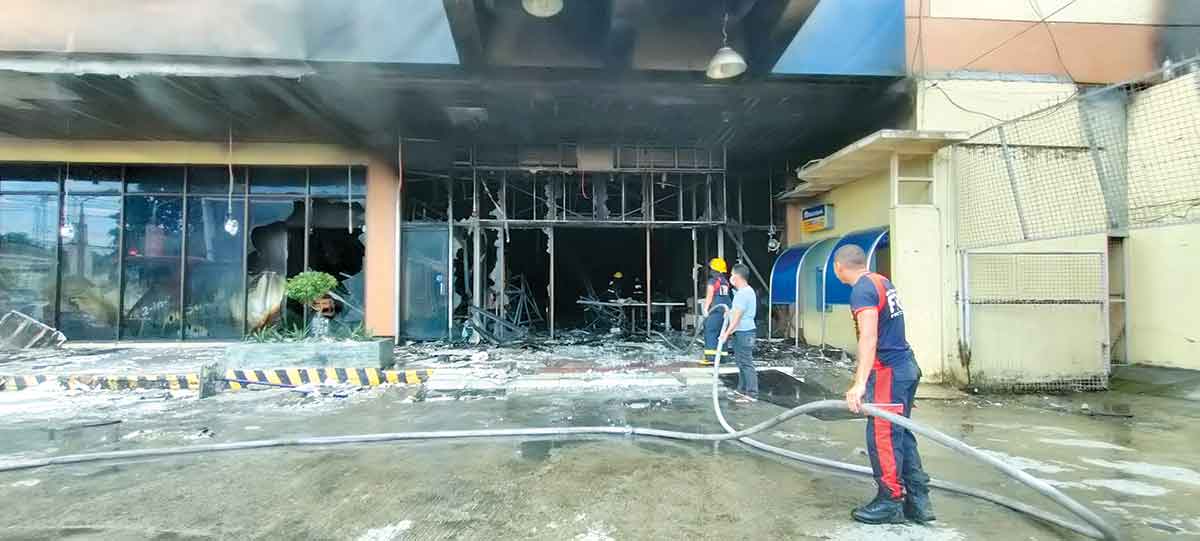Mall fire leaves P833million initial damage