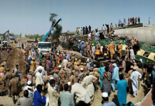 Passenger trains crash in Pakistan killing dozens People flock to the area where two passenger trains have collided in Pakistan on Monday. At least 40 people died in the accident. REUTERS