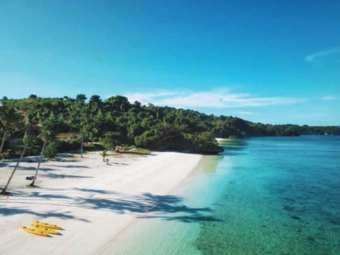 Guests can enjoy Boracay’s breathtaking view on the hotel’s expansive beachfront.