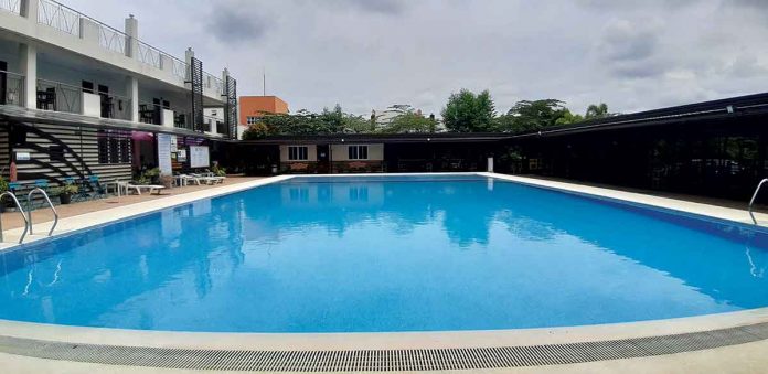 biz-2 Non-essential establishments like inland resorts halt operations after the city and province of Iloilo were placed under the enhanced community quarantine, causing financial loss to resort owners. JAP FAJARDO/PN