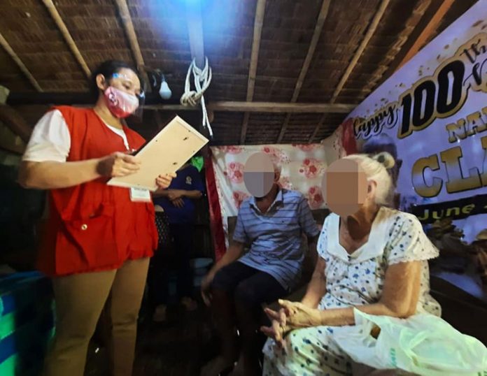 centenarians Personnel of Roxas City’s social welfare office visit centenarians. The Centenarians Act of 2016 states: “…(A)ll Filipinos who have turned centenarian in the current fiscal year shall be awarded a plaque of recognition and a cash incentive by their respective city or municipal governments in appropriate ceremonies in addition to the Letter of Felicitation and Centenarian Gift…”