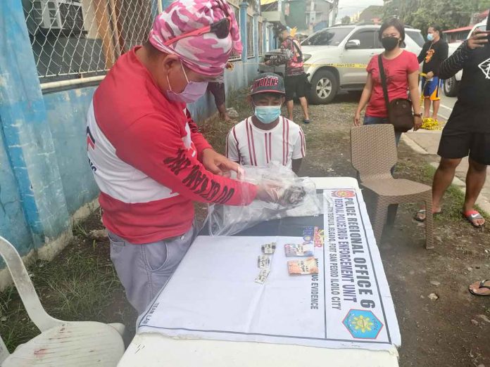 ex-convict-busted-in-molo An ex-convict was arrested in a drug buy-bust operation in Barangay East Timawa, Molo, Iloilo City on July 4. JAPHET FAJARDO/PN