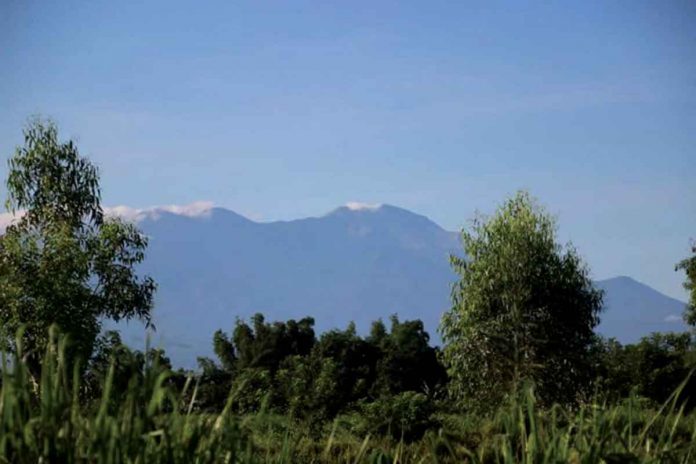 kanlaon Kanlaon, an active stratovolcano, is the highest point in Negros Island and in the Visayas at 2,465 meters above sea level. In case it erupts, a plan has already been prepared by concerned authorities. ARCHIE ALIPALO