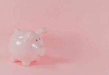 ‘Filipinos saving more but could be saving smarter’ Pawel Czerwinski/ Unsplash
