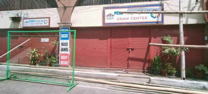 perya-ng-bayan The Peryahan ng Bayan lottery outlet on Arroyo Street, Iloilo City has been shut down by the police. Its operations are illegal, according to a city councilor. CONTRIBUTED PHOTO