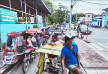 These long queue of drivers wait for passengers at the district plaza of Arevalo, Iloilo City for hours. A driver tells Panay News only one passenger is also allowed to board each vehicle. Drivers hope for relief from the government to alleviate their economic woes amid the city’s enhanced community quarantine. JAPHET FAJARDO/PN