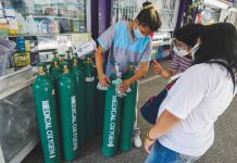 WV consuming average 2.9K oxygen tanks daily Buyers check the available medical oxygen tanks in a supply store in Manila. There is no shortage of oxygen supply in the Philippines amid the COVID pandemic, according to the Department of Trade and Industry. Secretary Ramon Lopez says there was even a surplus of supply but warned that DTI would be running after erring distributors and hoarders of oxygen tanks. ABS-CBN NEWS