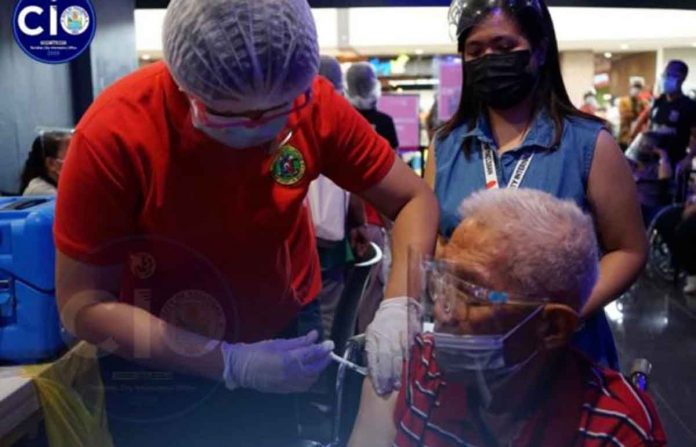 senior Senior citizens avail of the rollout of the Johnson & Johnson (Janssen) COVID-19 vaccine in Tacloban City. FACEBOOK/TACLOBAN CITY CITY INFORMATION OFFICE