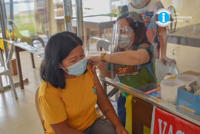 negros-vax A resident avails herself of a coronavirus disease 2019 vaccine in San Carlos City, Negros Occidental. SAN CARLOS CITY LGU