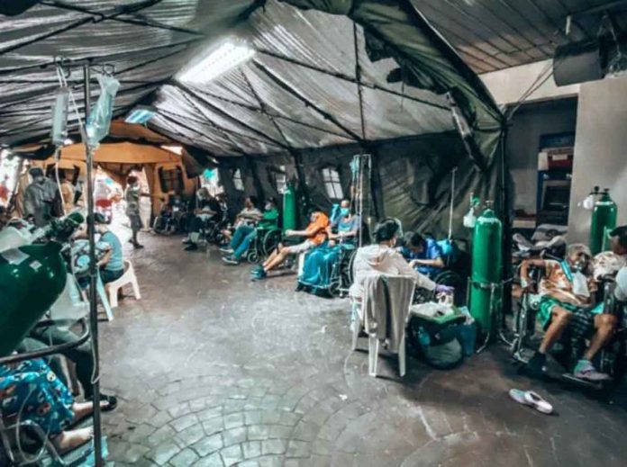 news-covid A hospital scenario captured by an employee at a government hospital in Quezon City. INQUIRER
