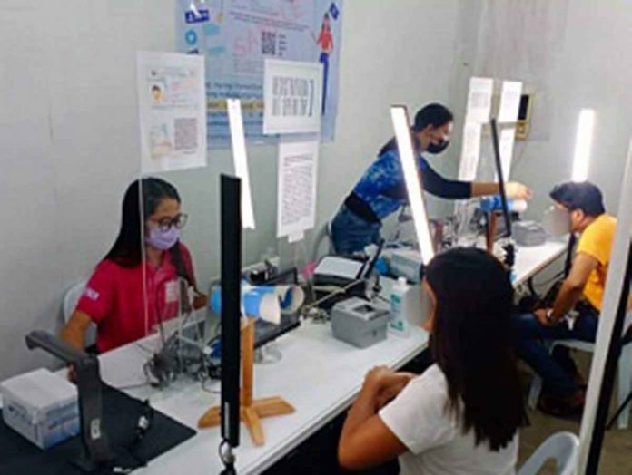 region-guimaras-ID Guimarasnons apply for national identification cards at the registration center of the Philippine Statistics Authority in Guimaras. PSA PHOTO