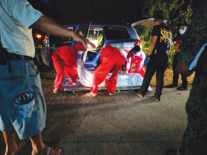 Body of a businesswoman found rotting in a sport utility vehicle in Barangay Inangayan, Santa Barbara, Iloilo Authorities secure the body of a businesswoman found rotting in a sport utility vehicle in Barangay Inangayan, Santa Barbara, Iloilo late afternoon yesterday. The cause of her death remained unclear. PANAY NEWS PHOTO