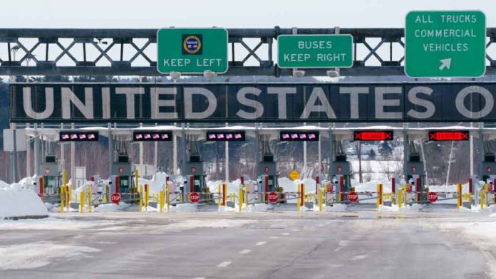 US-Canada-Boarder US – Canada Boarder