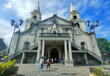 With Iloilo City downgrading to the least strict community quarantine, religious gatherings have been allowed by the city government up to 50 percent of venue capacity. Photo shows devotees at the Jaro Metropolitan Cathedral in Jaro, Iloilo City. PANAY NEWS PHOTO