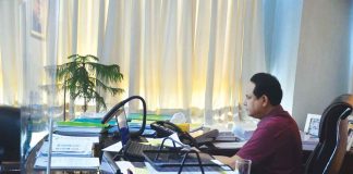 Gov. Arthur Defensor Jr. presents ProCID Cares (Provincial Civil Defense Case Referral System) as Iloilo’s entry to this year’s Digital Governance Awards of the Department of Information and Communications Technology. BALITA HALIN SA KAPITOLYO