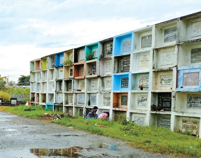public-cemetery-mandurriao Photo shows the public cemetery in Mandurriao, Iloilo City. PANAY NEWS PHOTO