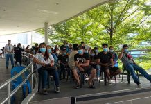 Vaccinees flock to SM City mall in Mandurriao, Iloilo City to avail themselves of Pfizer jabs against coronavirus disease 2019. PANAY NEWS PHOTOS.