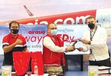 AirAsia Philippines’ alwaysREDy celebrates 1st year anniversary, partners with Operation Smile From left to right: AirAsia Philippines Communications and Public Affairs Head Steve Dailisan, CFO Ray Berja, CEO Ricky Isla, Operation Smile Philippines Executive Director Emiliano Romano and Development Manager Carolynne Arriola.