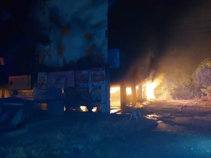 Nearly 150,000 vaccine doses destroyed in Pagadian fire 1 Sunday night fire that destroyed almost 150,000 doses of COVID-19 vaccines made by Pfizer, Sinovac, Moderna and AstraZeneca intended for Zamboanga del Sur province and other parts of the Zamboanga Peninsula. VICTORY ZAMBOANGA DEL SUR