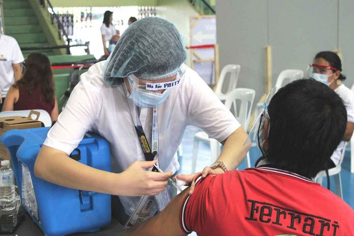 aklan-booster In Aklan, booster vaccine doses are available for people most at risk to coronavirus disease 2019. This includes frontline workers in COVID-19 referral hospitals, hospitals catering to COVID-19 cases and quarantine/isolation facilities, among others. PHOTO BY THE AKLAN PROVINCIAL HEALTH OFFICE