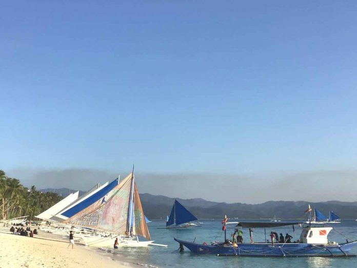 boracay WAITING FOR TOURISTS. On Nov. 16, Boracay Island scrapped its swab test requirement for fully vaccinated leisure tourists but still requires visitors to submit such documents as a VaxCert PH certification or a vaccination certificate issued by local government units. BOY RYAN ZABAL PHOTO